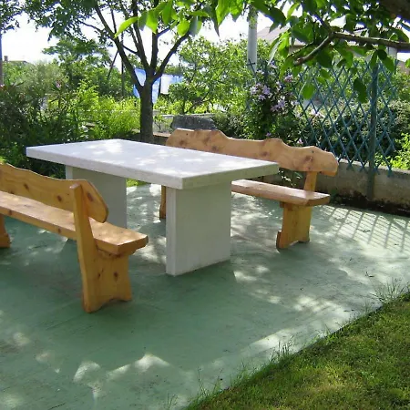 Lägenhet Cvjetko By Interhome *