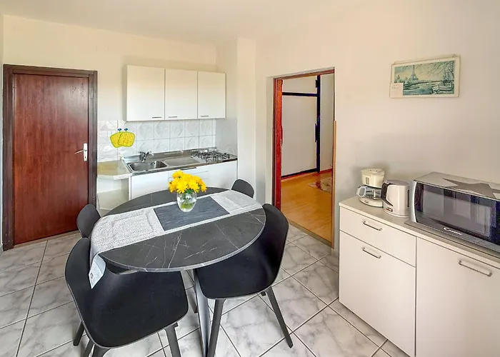 Appartement Cvjetko By Interhome Rakalj