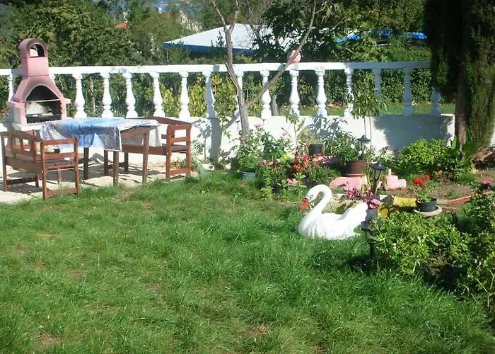 Cvjetko By Interhome *