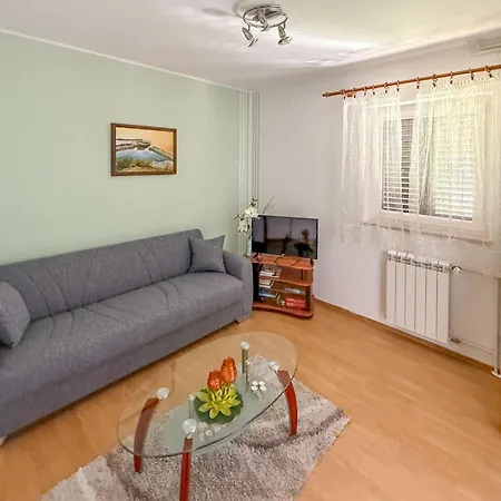 Cvjetko By Interhome Apartman *