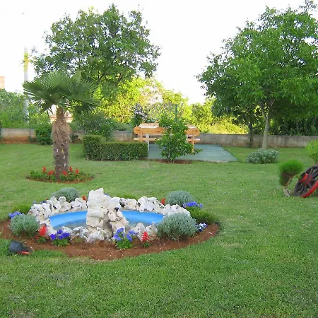 Cvjetko By Interhome Rakalj